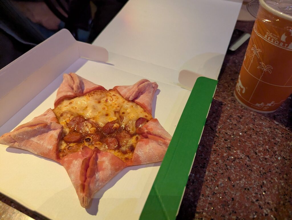セバスチャンのカリプソキッチン（ソーセージとミートソースのピザ）